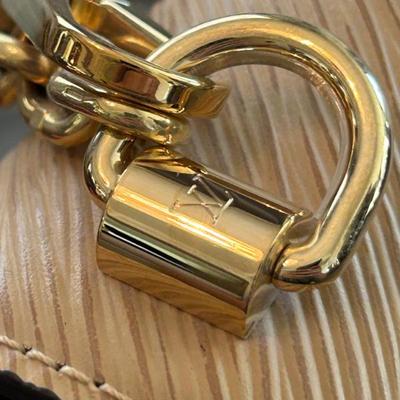 Sale Photo Thumbnail #654