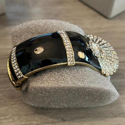 Sale Photo Thumbnail #897