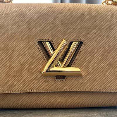 Sale Photo Thumbnail #656