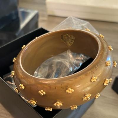 Sale Photo Thumbnail #206