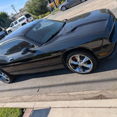 2010 Dodge Challenger r/t hemi
151,000 miles