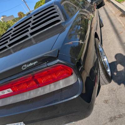 2010 Dodge Challenger r/t hemi
151,000 miles