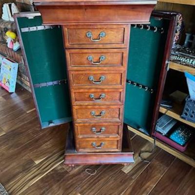 Sale Photo Thumbnail #64