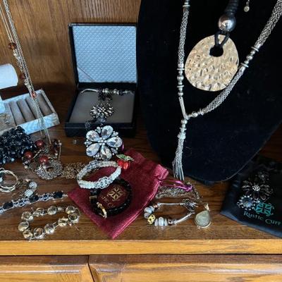 Sale Photo Thumbnail #40