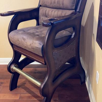 Mikhail Darafeev Mann Sports Theater 30" Billiards Chair 