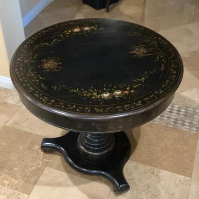 Pedestal Round Accent Table 