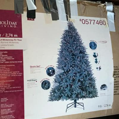 Pre-Lit 9ft McKinney Fir Tree