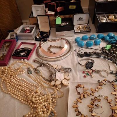 Sale Photo Thumbnail #33