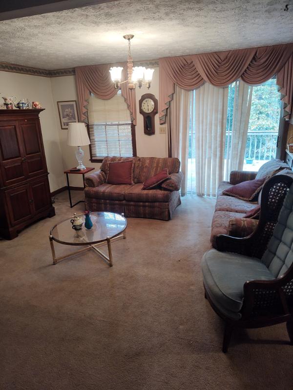 Sale Photo Thumbnail #33