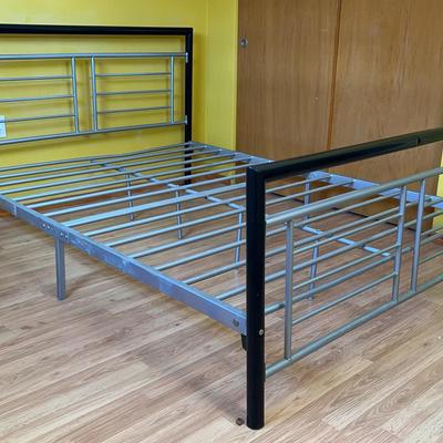 Very Sturdy Queen Size Metal Black And Silver Bed Frame 
