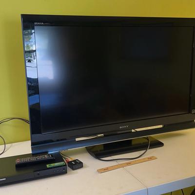 Sony 40inch BRAVIA S-Series 1080p LCD HDTV + Samsung DVD player W/ Upscaler 