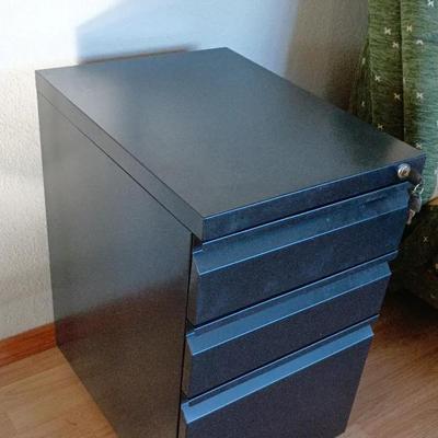 Nice Quality All Metal File Cabinet W/Key 15x20x26