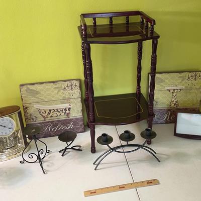 Decor Lot - Brown Rose Lamps, Telephone Table, Bathroom Decor Pictures