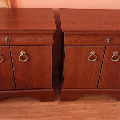 Pair Of Ladd Furniture Matching Nightstands 24x16x26 Each