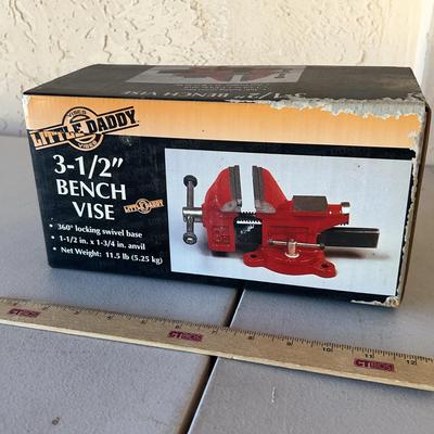 New In Box Little Daddy 3-1/2” Bench Vice 