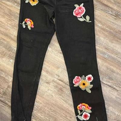 Sale Photo Thumbnail #132