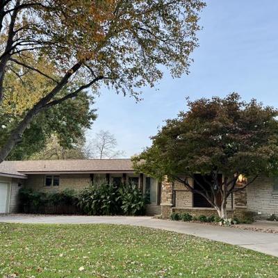 Sale Photo Thumbnail #126