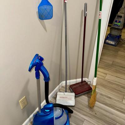 Sale Photo Thumbnail #40