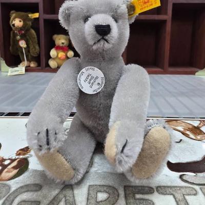 Sale Photo Thumbnail #143