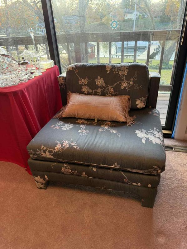 Sale Photo Thumbnail #5