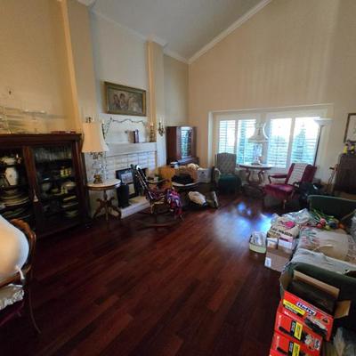 Sale Photo Thumbnail #3