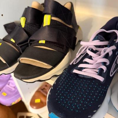 Sale Photo Thumbnail #182