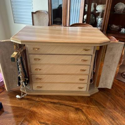 Sale Photo Thumbnail #9