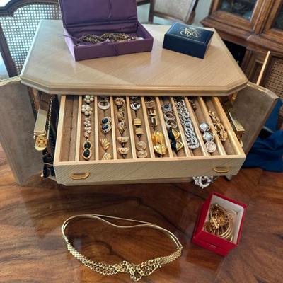 Sale Photo Thumbnail #13