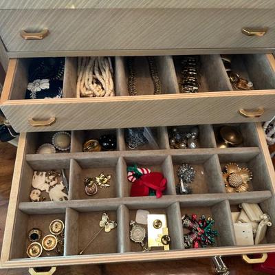 Sale Photo Thumbnail #15