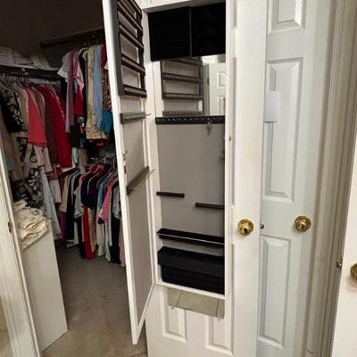 Sale Photo Thumbnail #18