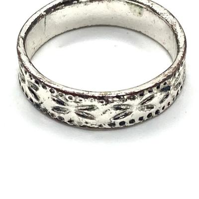Vintage Silver Tone Floral Wide Band Ring.  Size 9