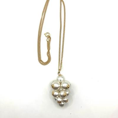 Vintage Cluster Faux Pearl Necklace 