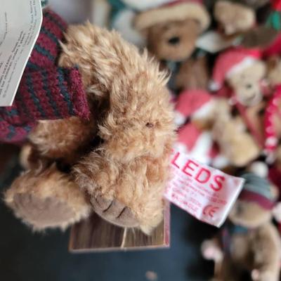 Boyd's Gund, Meyer, Russ, Mogul, Snickerdoodles & More - Large Tote Lot of Christmas Decor Plush 