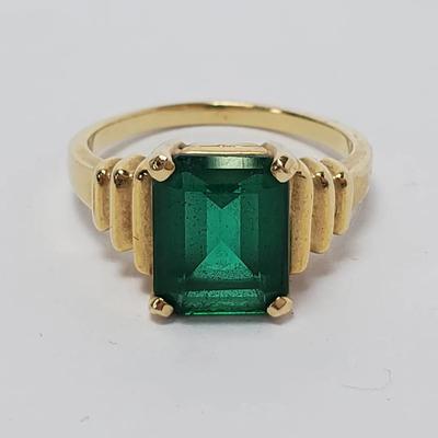 14K Gold Green Glass Ring - Size 6.75