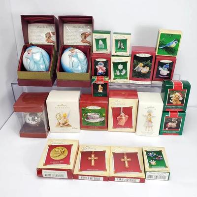 Christmas Ornaments: Hallmark Keepsake, Disney & Gorham Bell