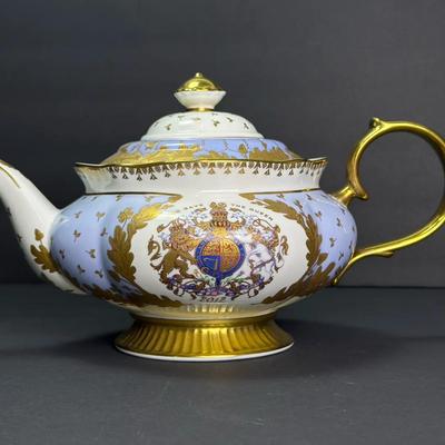 Queen Elizabeth II Diamond Jubilee Limited Edition Bone China Teapot 2012 With Box