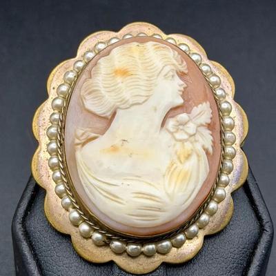 Vintage Cameo Brooch