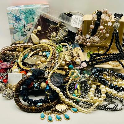 Jewelry Mystery Lot incl. Napier & Richelieu — Two Pounds!