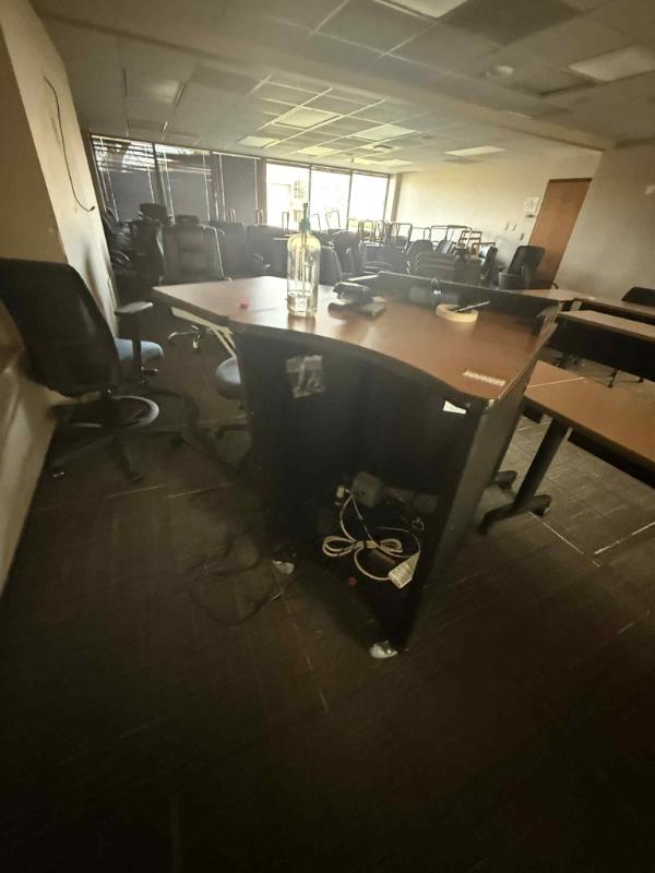 Sale Photo Thumbnail #32