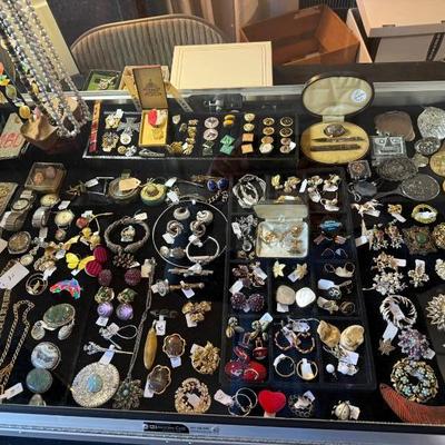 Sale Photo Thumbnail #46