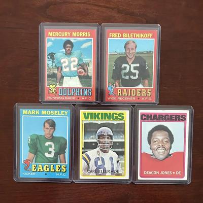 1971 and 1972 Vintage Football Cards. Deacon Jones, Mercury Morris, Fred Biletnikoff and More