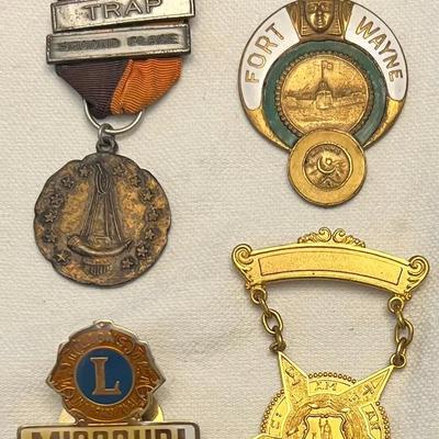 4 - Antique Historical Pins & Ribbons - Long Rifle, Lions, Mizpah