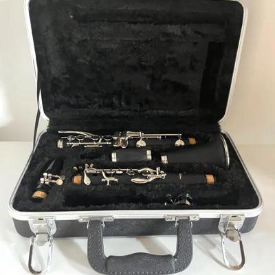LJ Hutchen Clarinet with Case, Reeds and Accessories 