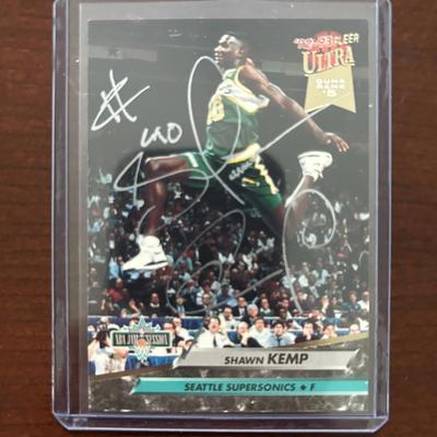 1992 Ultra Basketball Card. Shawn Kemp - Seattle Supersonics. Card #205
