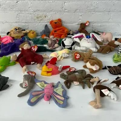 Beanie Babies with Smoochie the Frog, Spinner the Spider, Neon the Seahorse and Many Others