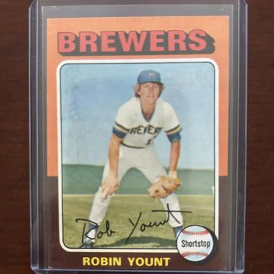 1975 Topps Baseball Card. Robin Yount Rookie Card - Milwaukee Brewers. Card #223