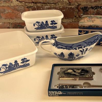 Blue Willow Pattern Bakeware And Lot Of Chinese Decor