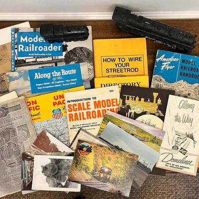 Group Of Vintage Railroad Ephemera, Catalogs, Manuals, Collectibles 