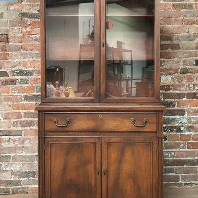 Vintage Federal Style Mahogany Finish China Cabinet