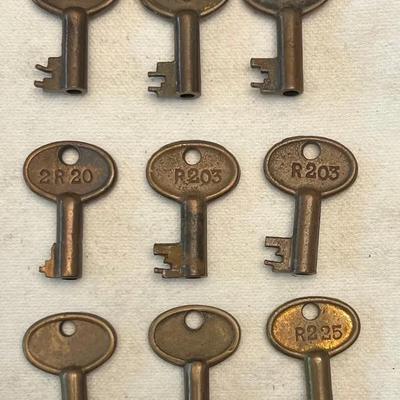 9 - Vintage Brass Fraim Skeleton Keys #2